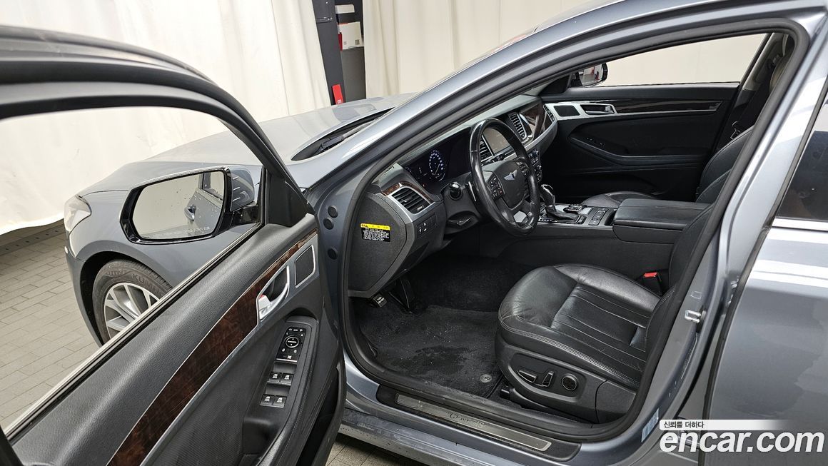 Hyundai Genesis 2015