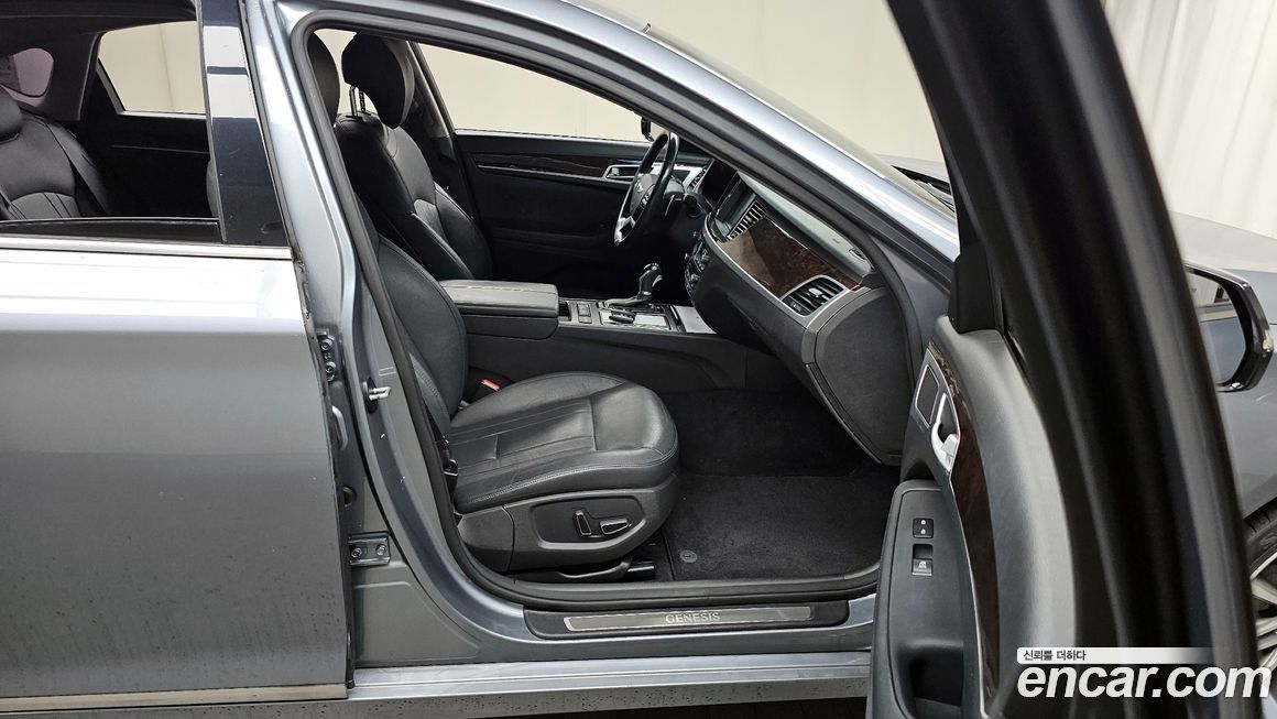 Hyundai Genesis 2015