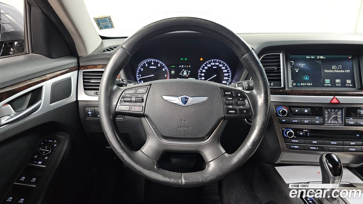 Hyundai Genesis 2015