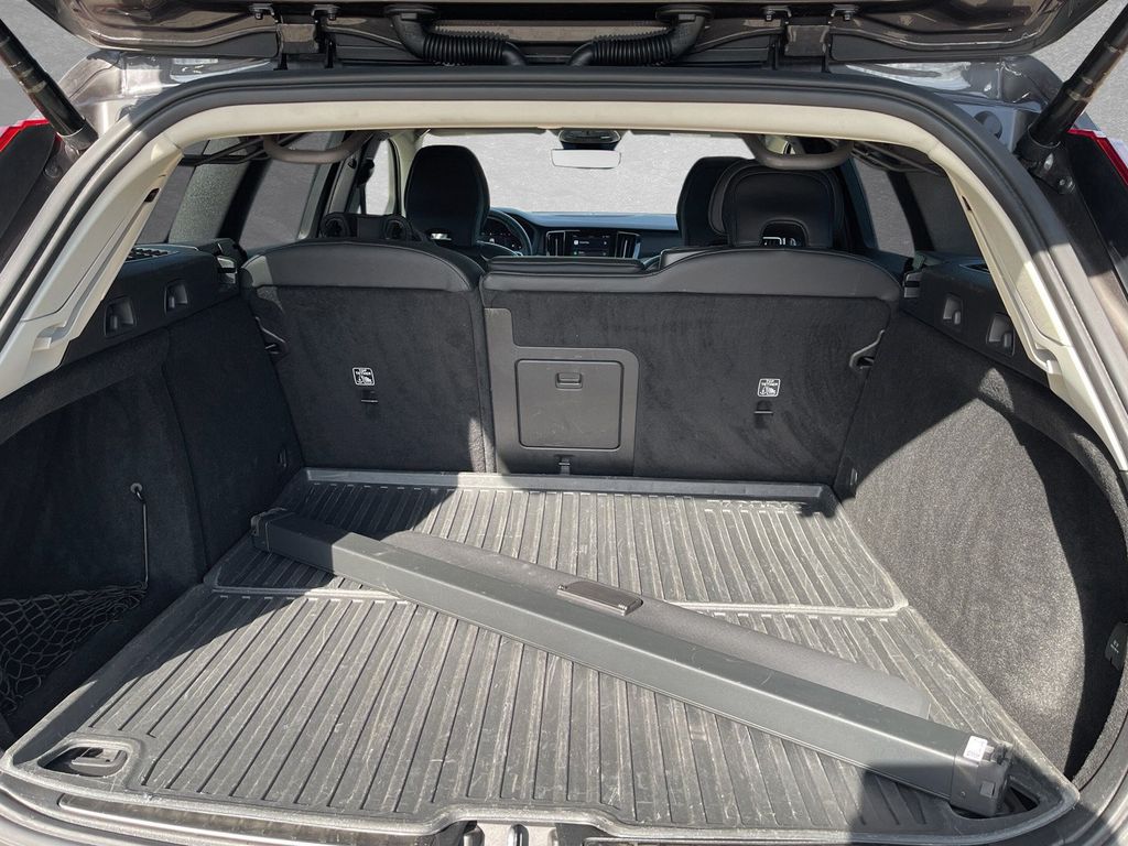 Volvo V60 Cross Country 2022