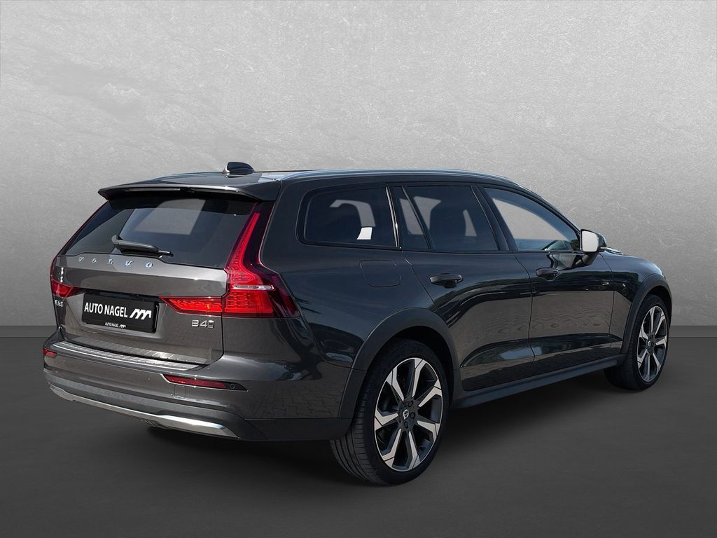 Volvo V60 Cross Country 2022
