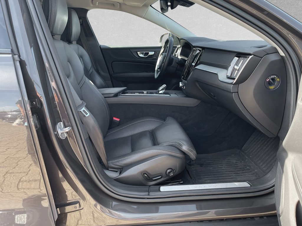 Volvo V60 Cross Country 2022