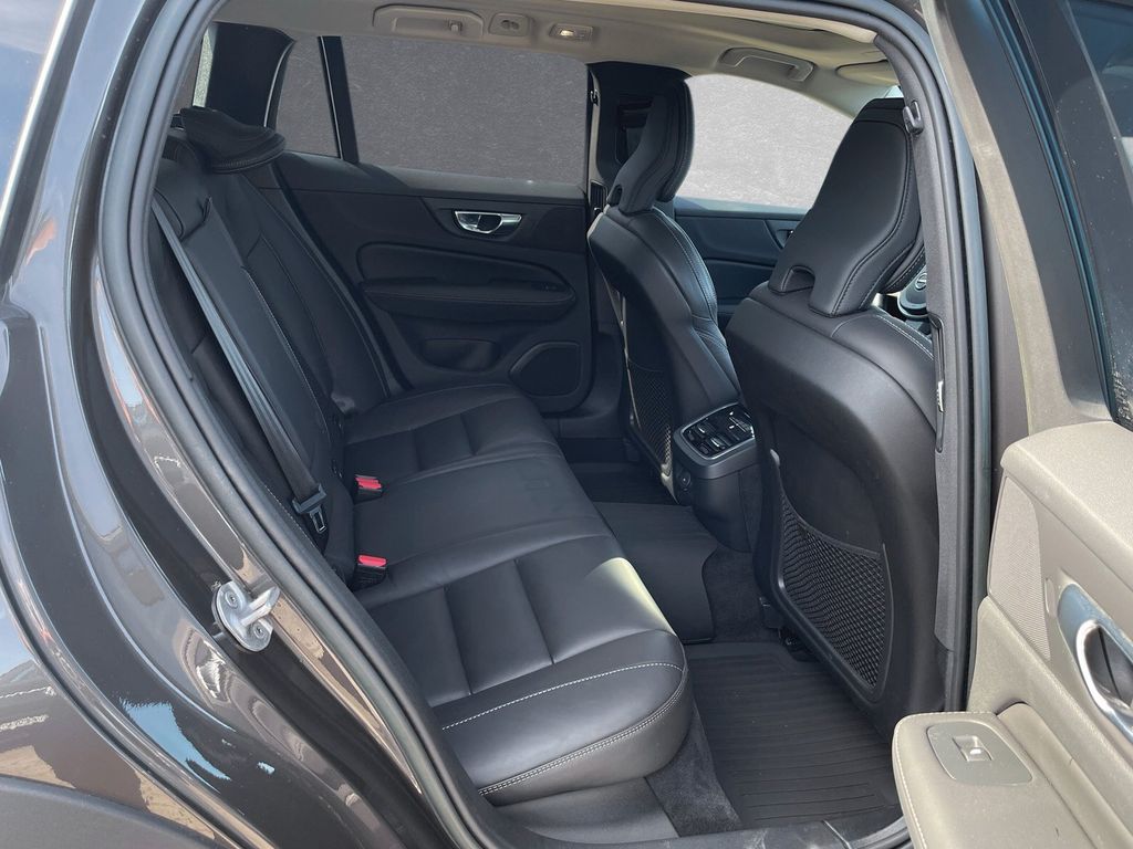 Volvo V60 Cross Country 2022