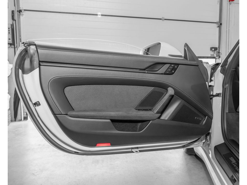 Porsche 992 2025