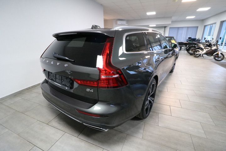 Volvo V60 2022