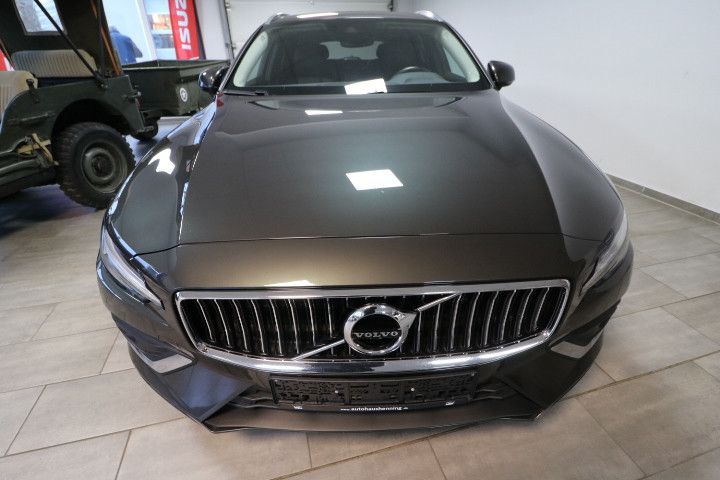 Volvo V60 2022