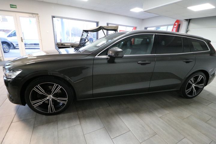 Volvo V60 2022