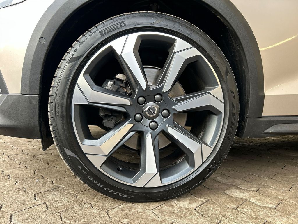 Volvo V60 Cross Country 2023