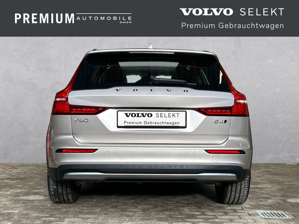 Volvo V60 Cross Country 2023