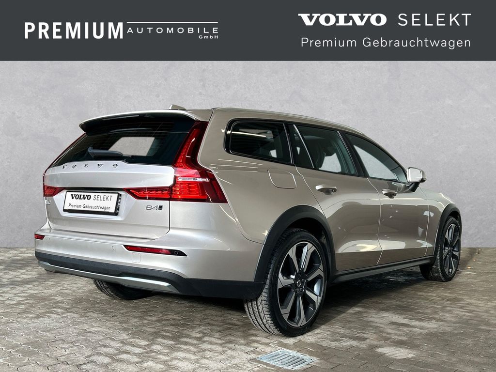 Volvo V60 Cross Country 2023