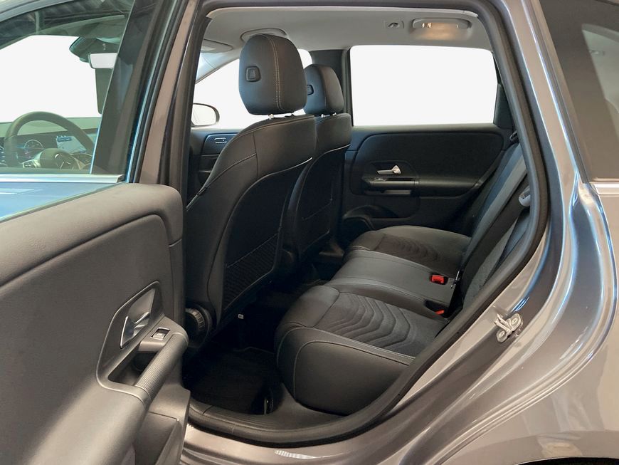 Mercedes-Benz B 180 2025