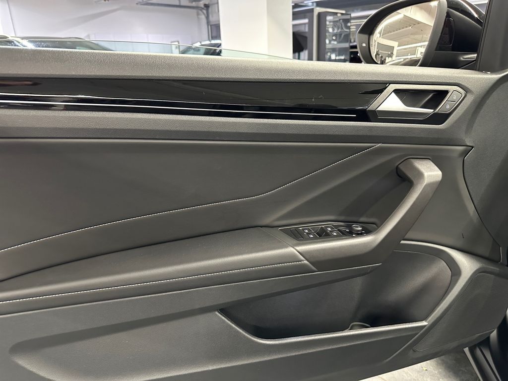 Volkswagen T-Roc 2024