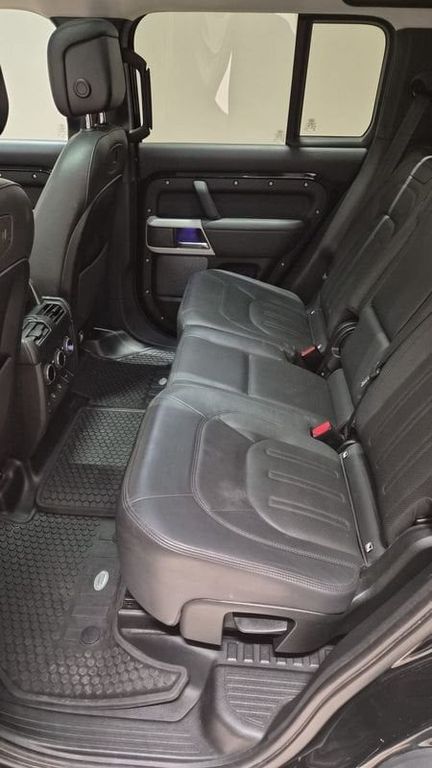 Land Rover Defender 2021