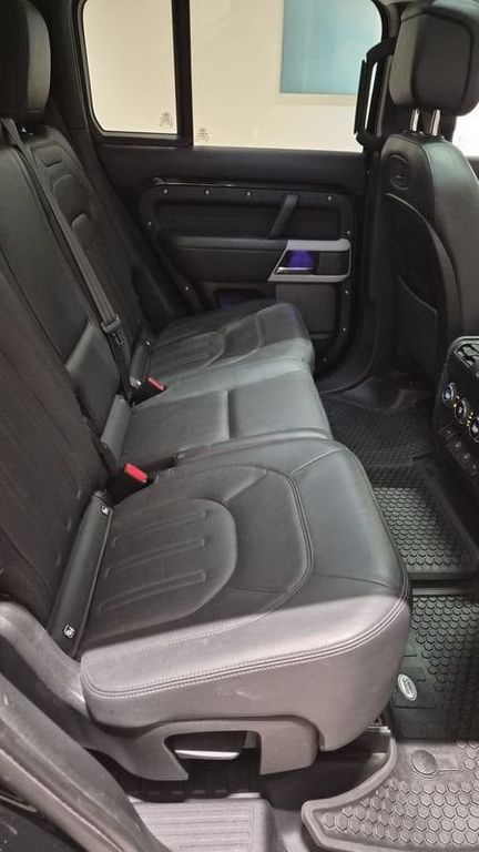 Land Rover Defender 2021