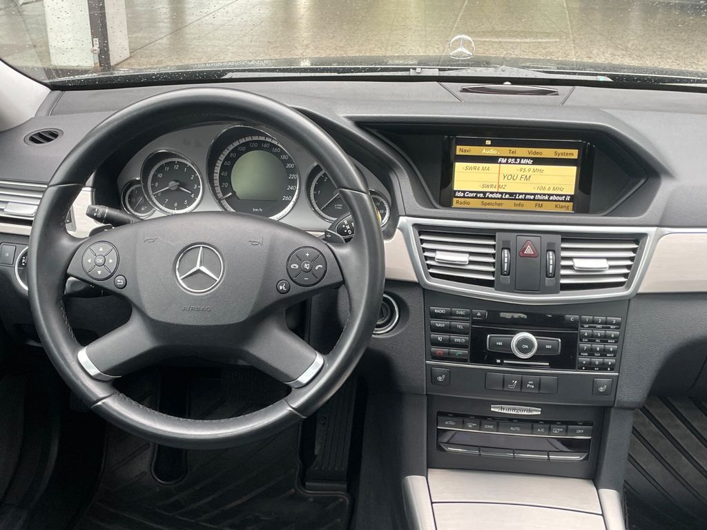 Mercedes-Benz E 350 2011