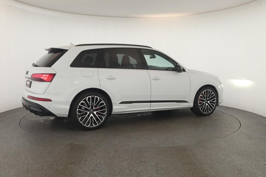Audi SQ7 2025