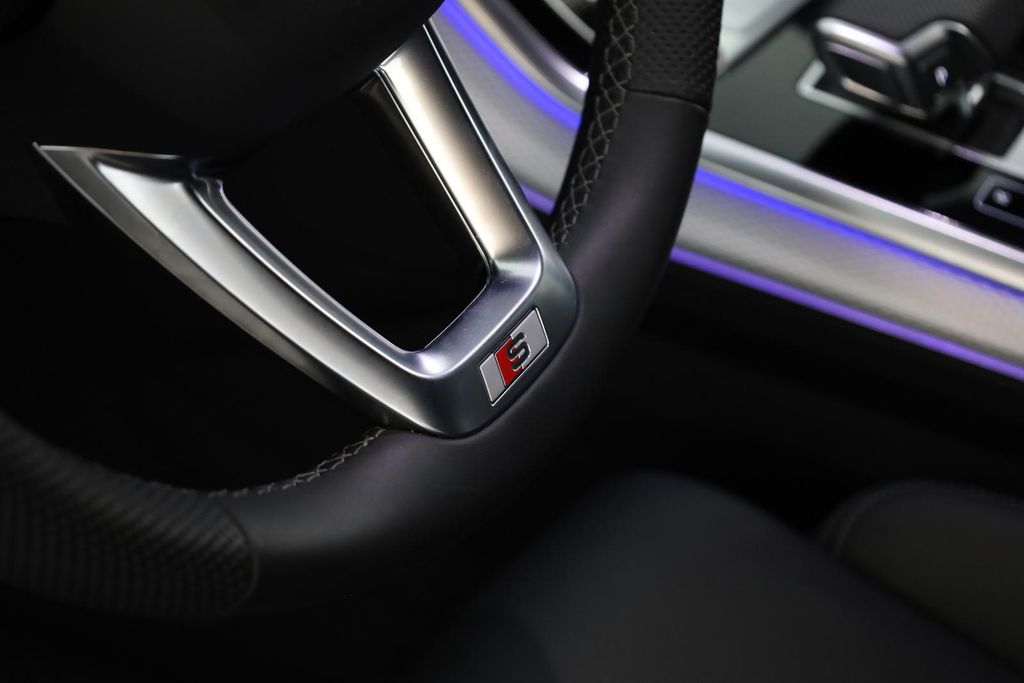 Audi SQ7 2025