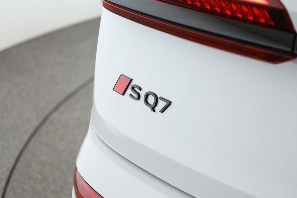 Audi SQ7 2025