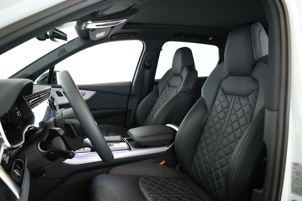 Audi SQ7 2025