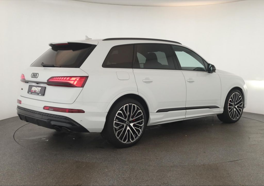 Audi SQ7 2025
