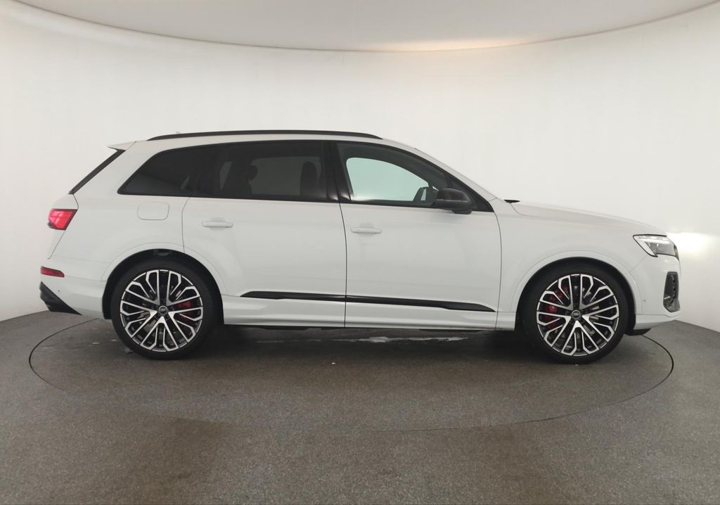 Audi SQ7 2025