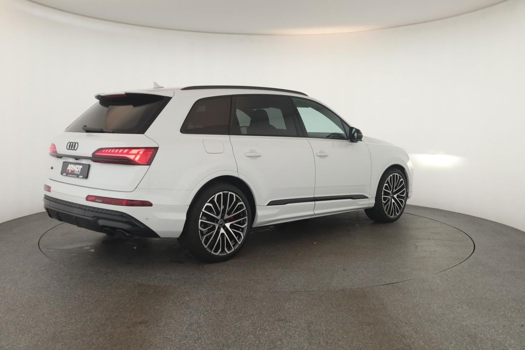 Audi SQ7 2025