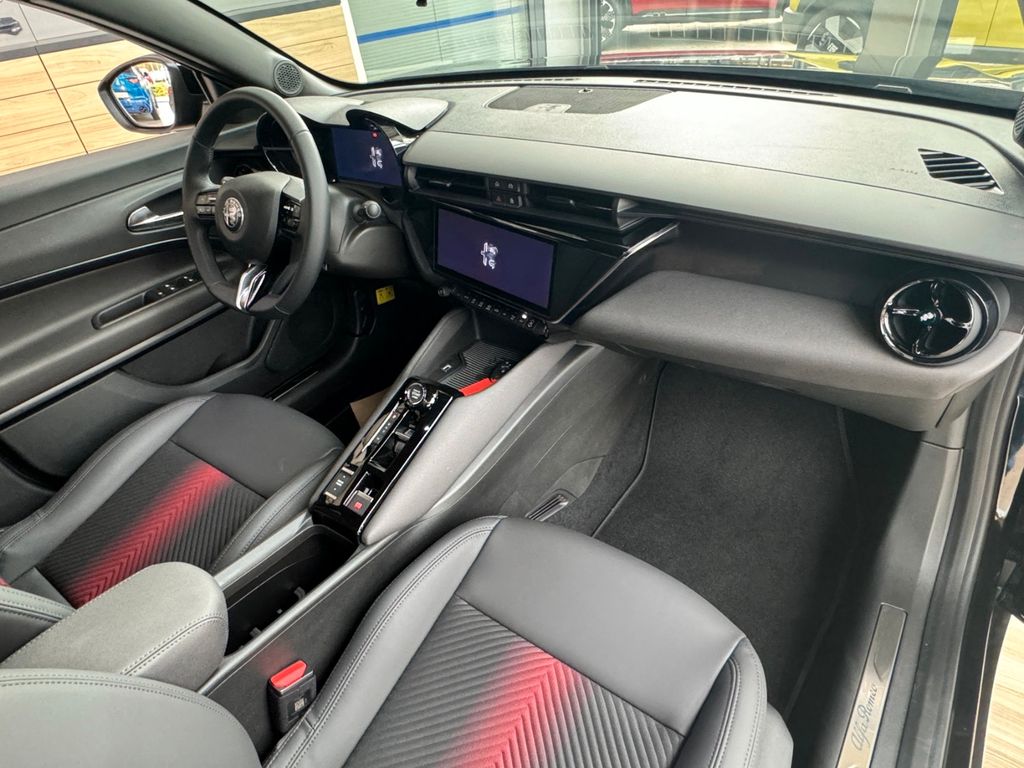 Alfa Romeo Junior 2024