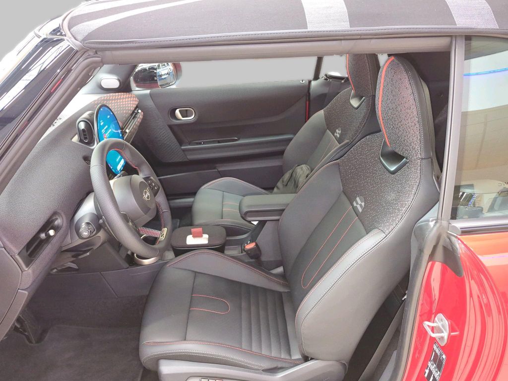 MINI John Cooper Works Cabrio 2024