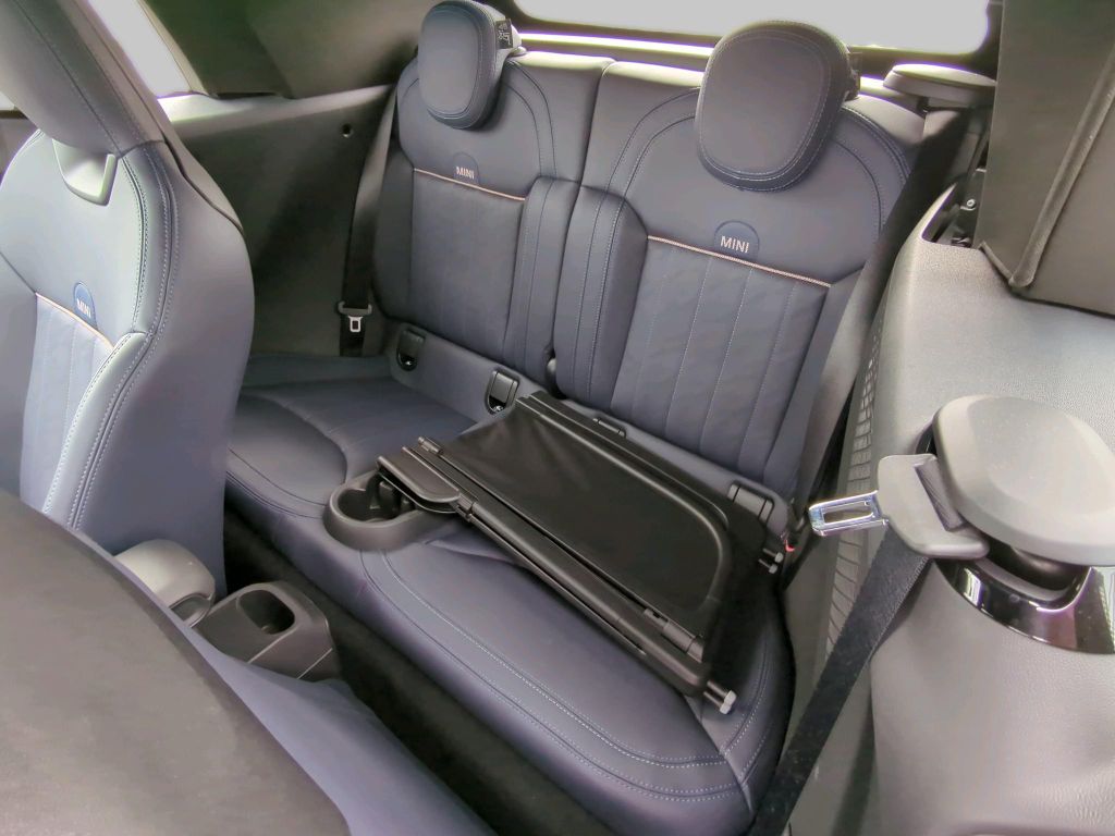 MINI Cooper Cabrio 2024