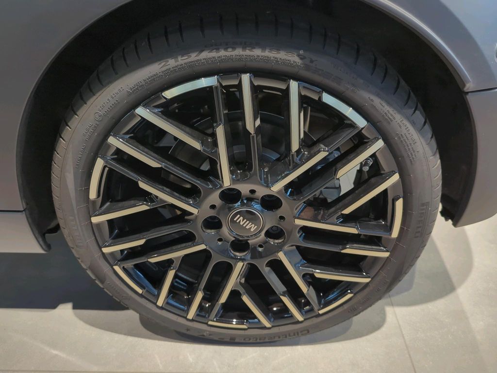 MINI Cooper Cabrio 2024