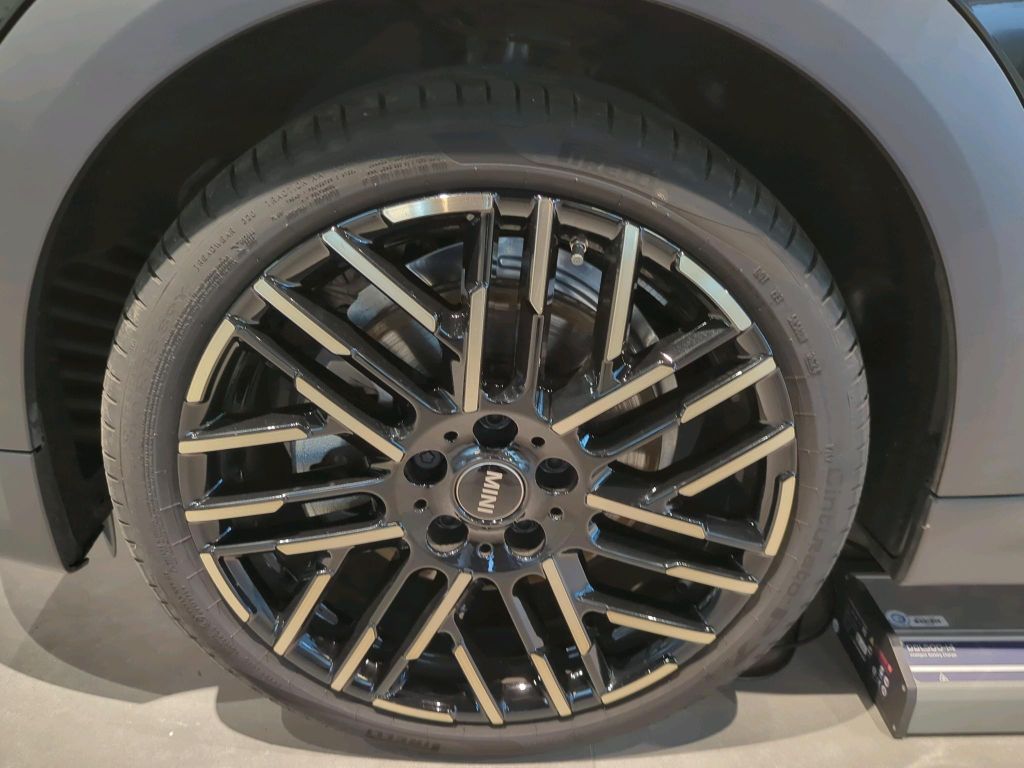 MINI Cooper Cabrio 2024