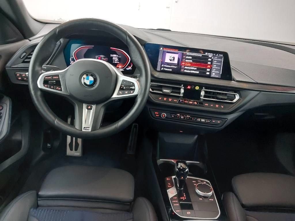BMW 218 2024