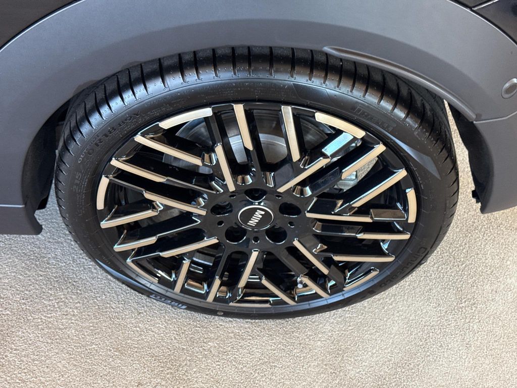 MINI Cooper Cabrio 2024