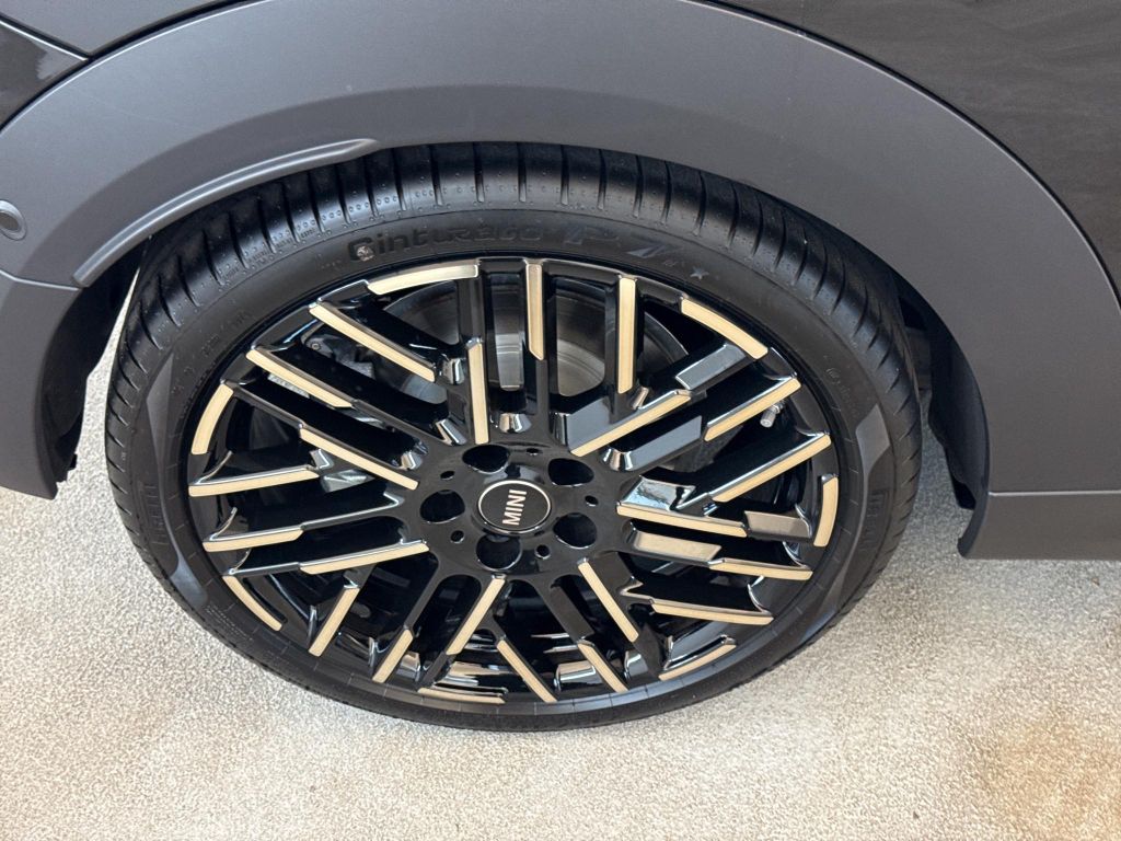 MINI Cooper Cabrio 2024