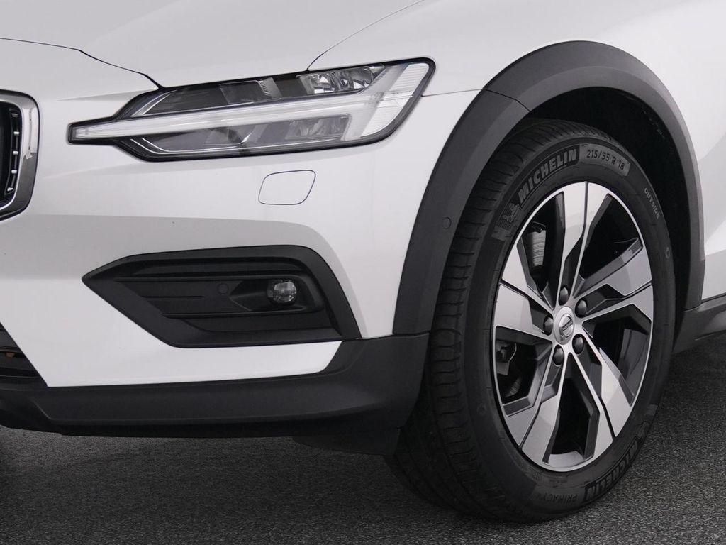 Volvo V60 Cross Country 2023