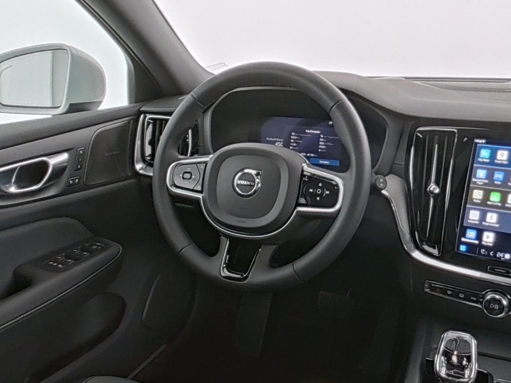 Volvo V60 Cross Country 2023