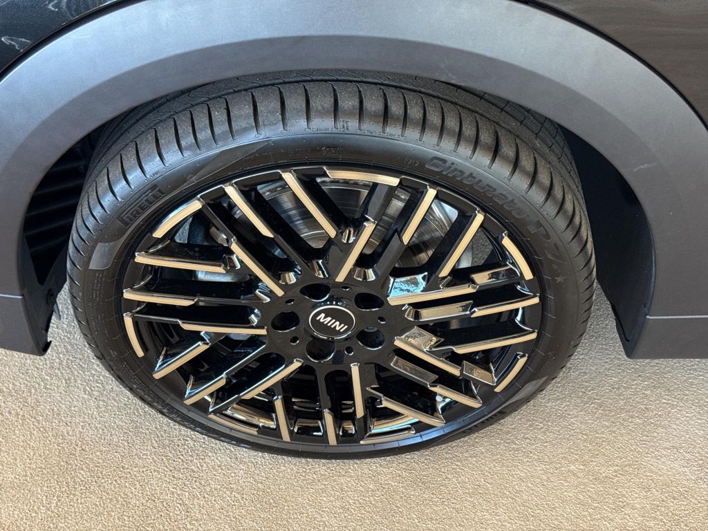 MINI Cooper Cabrio 2024