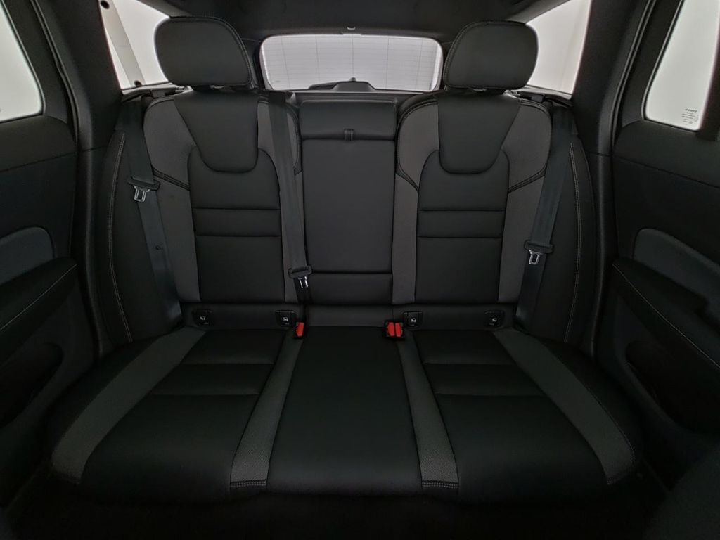 Volvo V60 Cross Country 2023