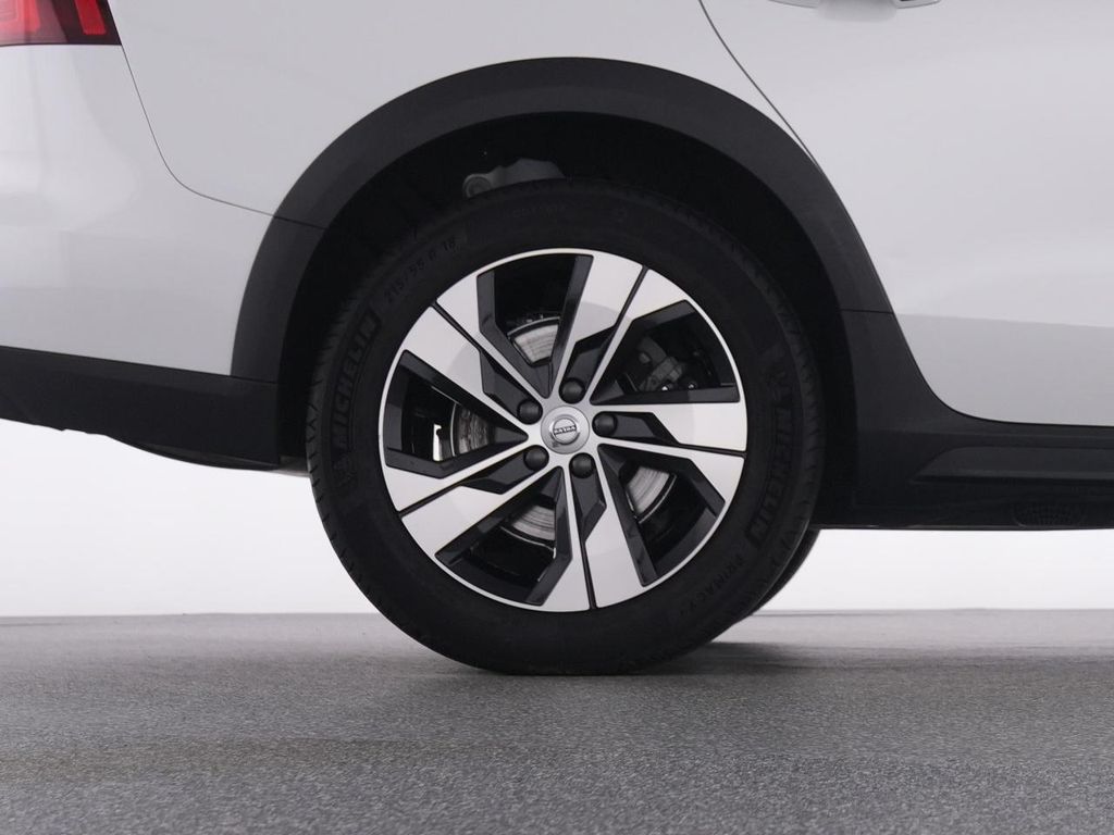 Volvo V60 Cross Country 2023