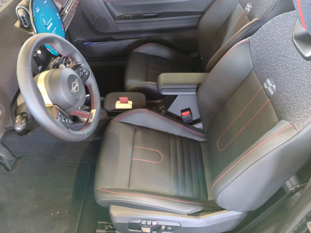 MINI John Cooper Works Cabrio 2024