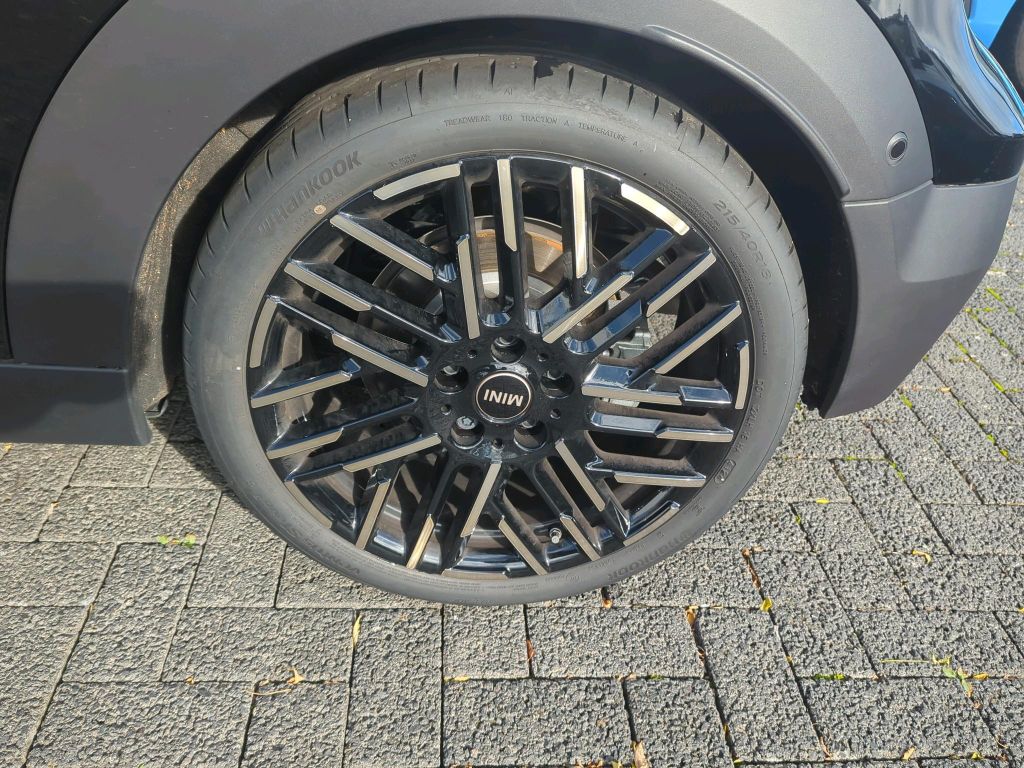 MINI Cooper Cabrio 2024