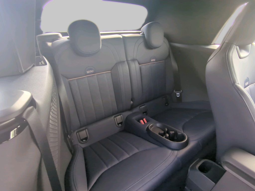 MINI Cooper Cabrio 2024