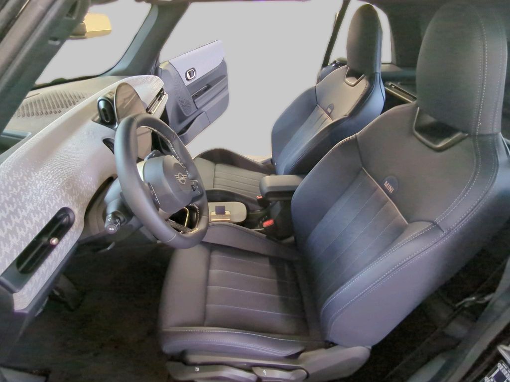 MINI Cooper Cabrio 2024