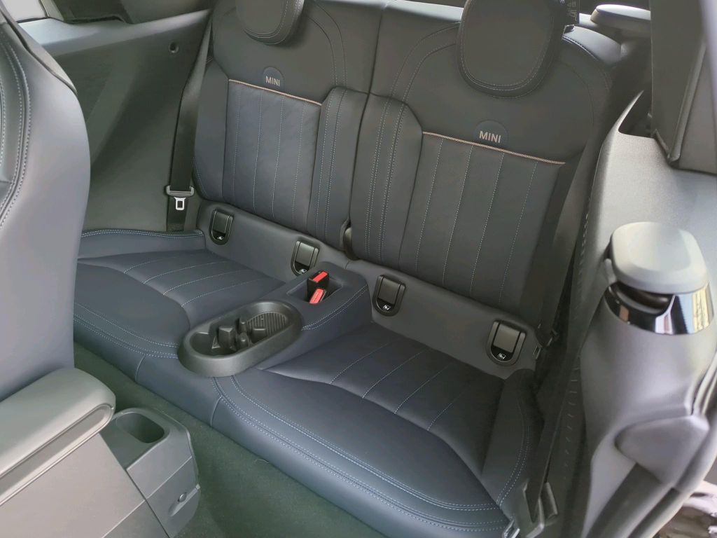 MINI Cooper Cabrio 2024