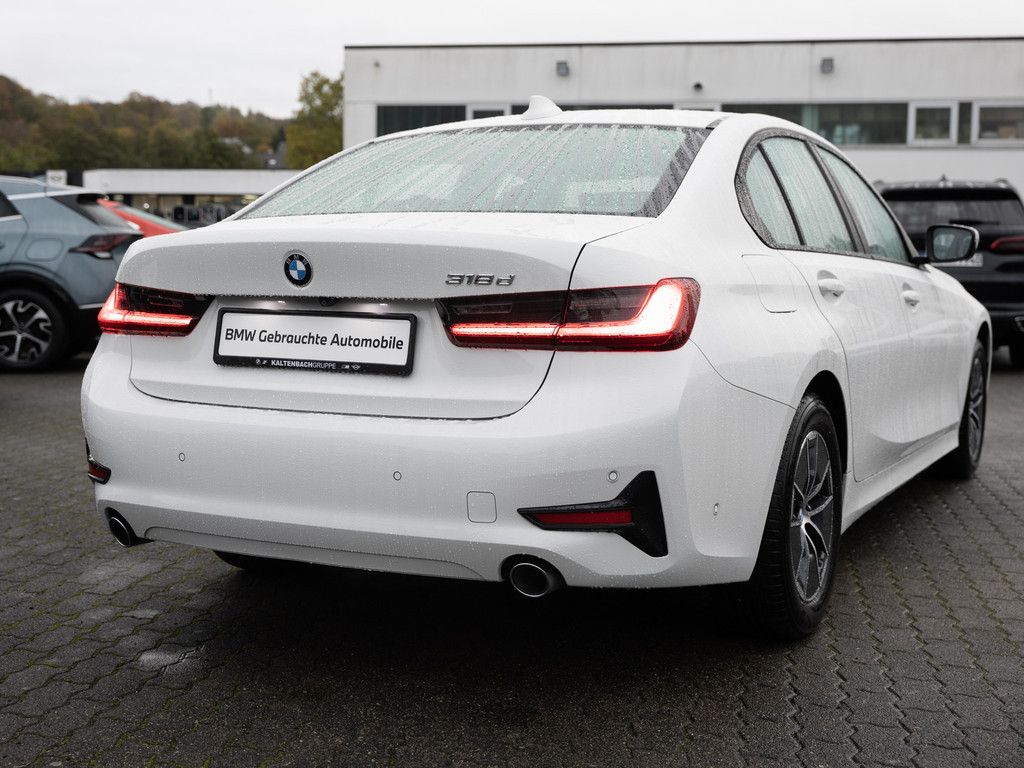 BMW 318 2021