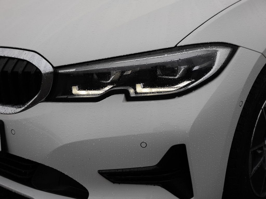 BMW 318 2021