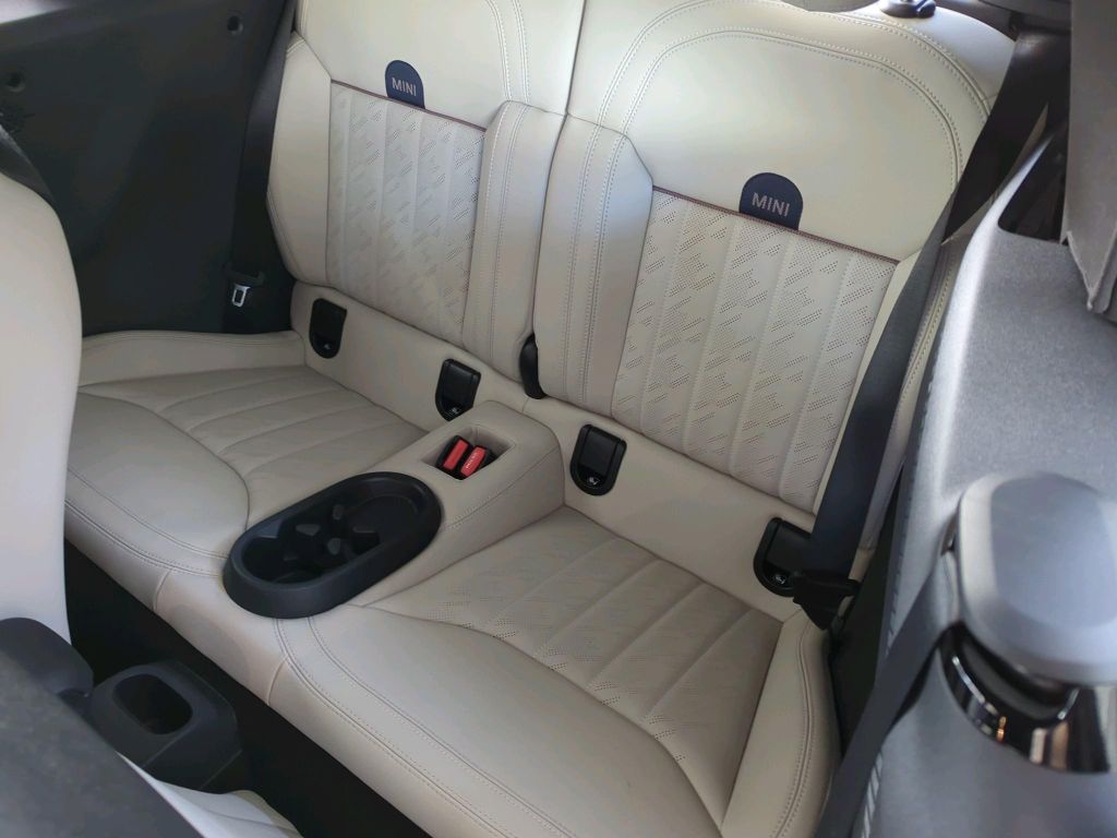 MINI Cooper S Cabrio 2024