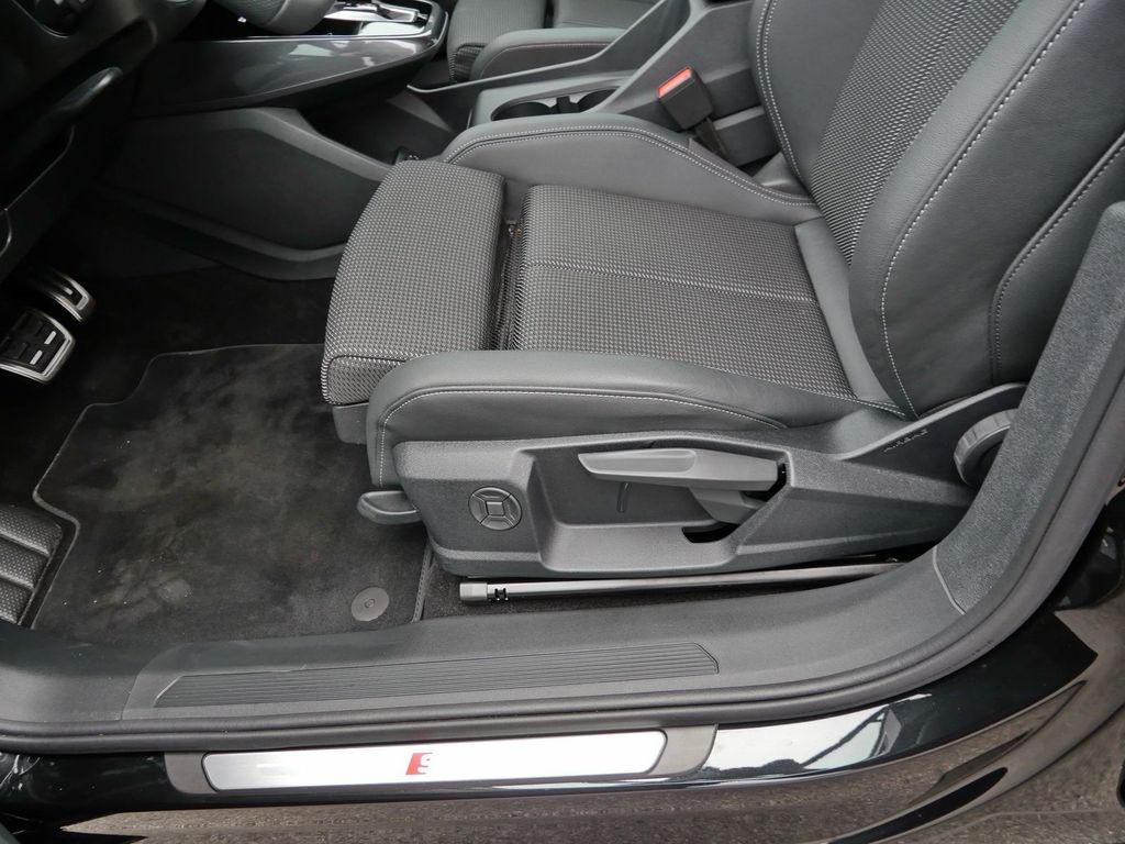 Audi Q4 e-tron 2025