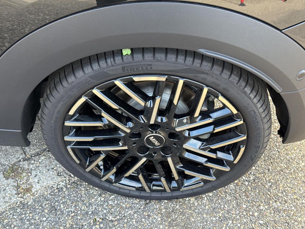 MINI Cooper Cabrio 2024