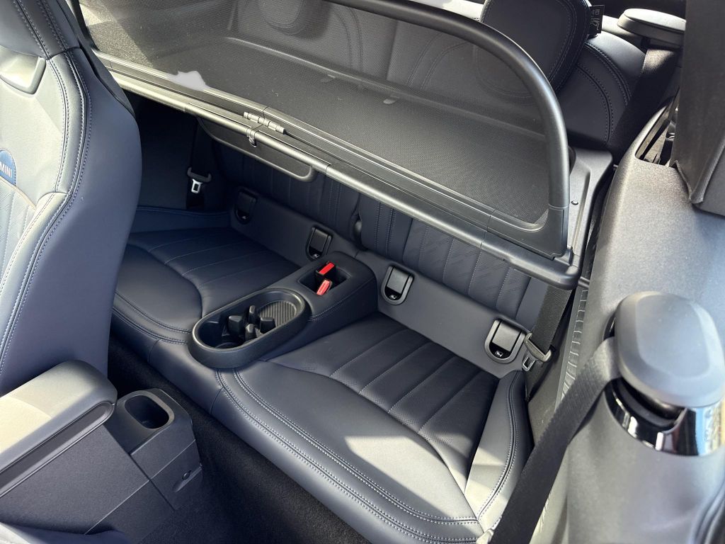 MINI Cooper Cabrio 2024